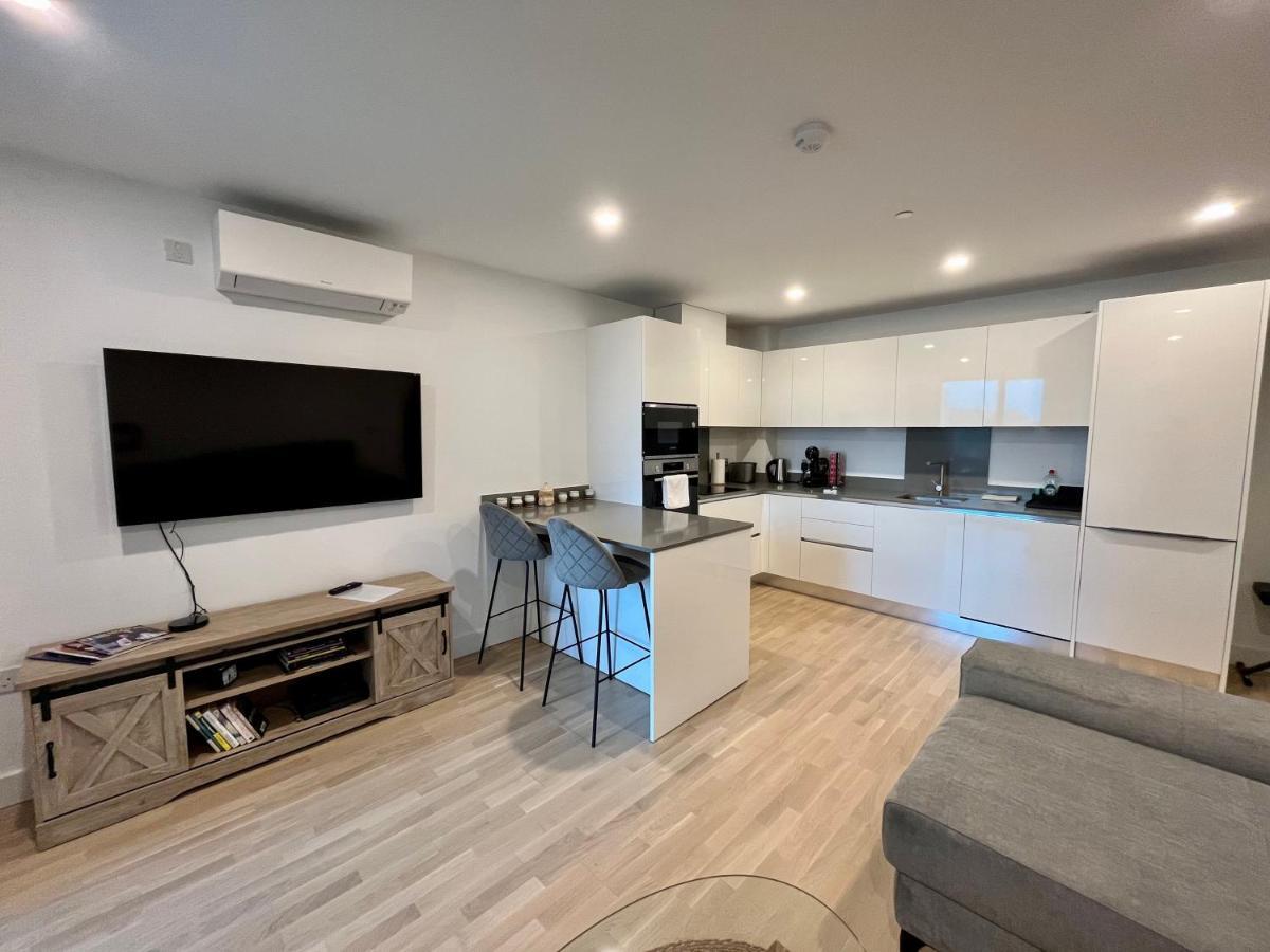 Modern Apartment With Spa And Pool ジブラルタル エクステリア 写真
